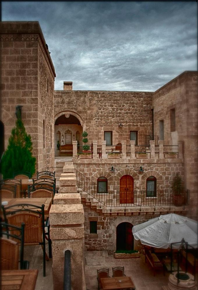 Kasr-I Nehroz Hotel Midyat Bagian luar foto